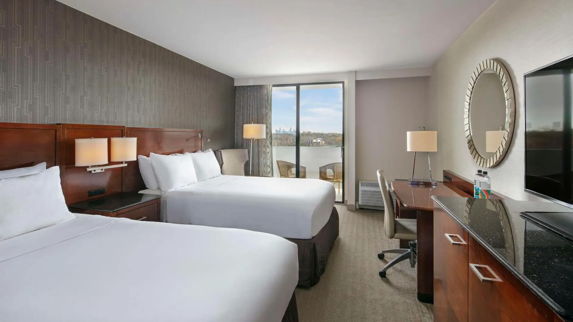 Sonesta Charlotte Lower South End