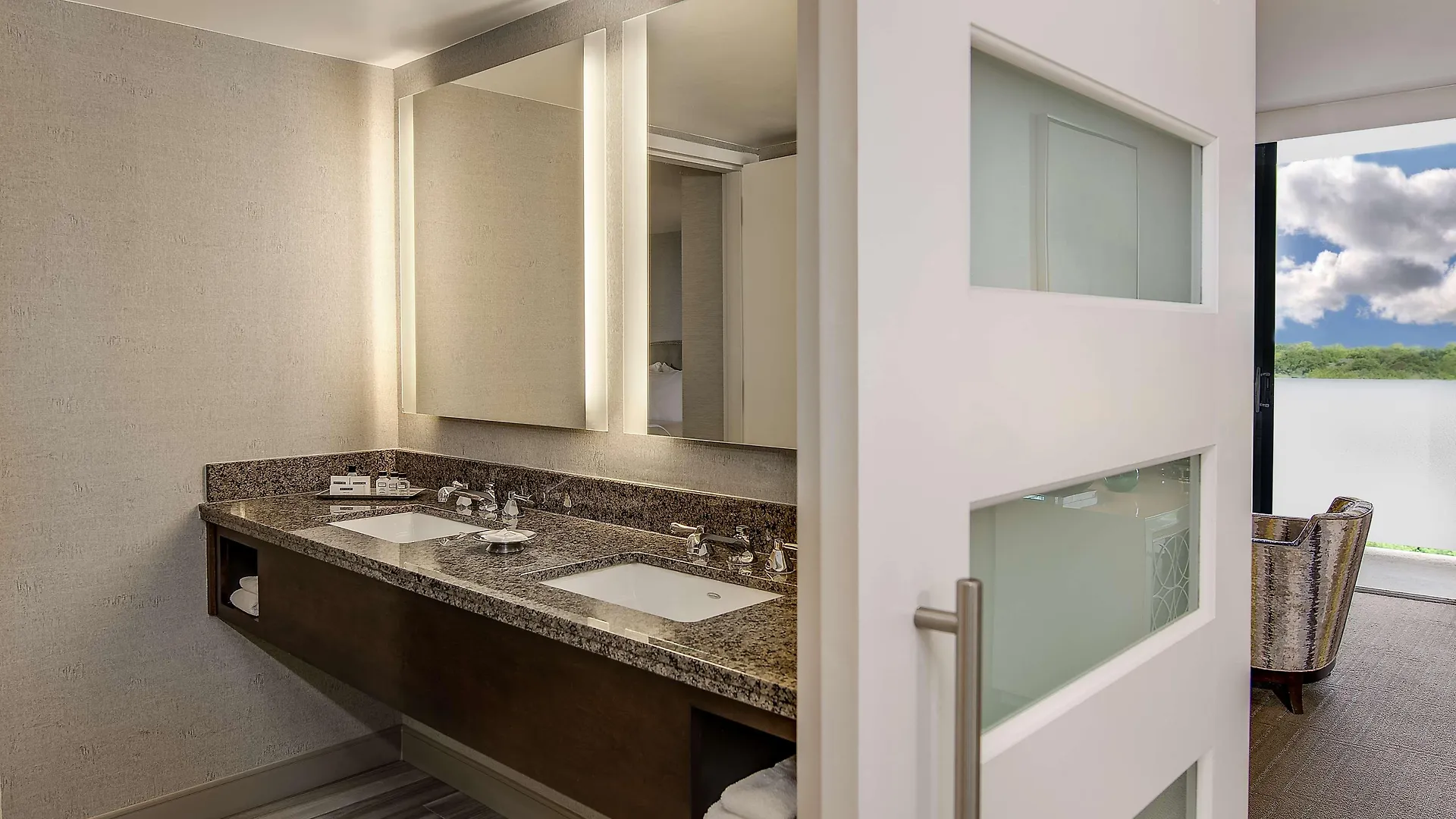 Sonesta Charlotte Lower South End