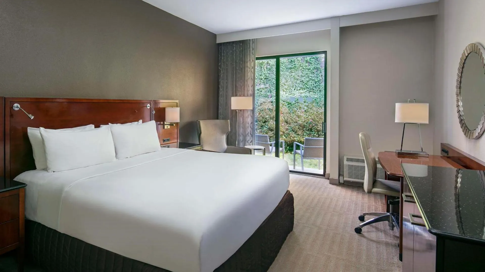 Sonesta Charlotte Lower South End