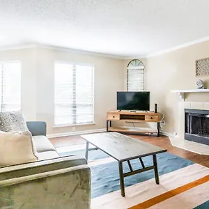  Apartment Viagem - - Cozy 1br W/gym+pool+parking